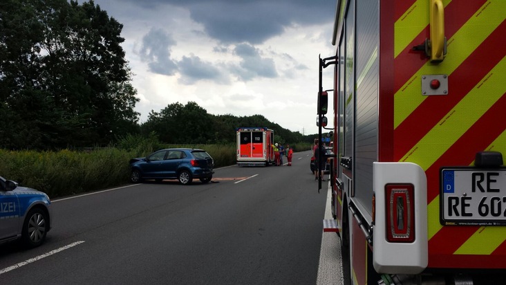 FW-RE: Verkehrsunfall mit sechs verletzten Personen