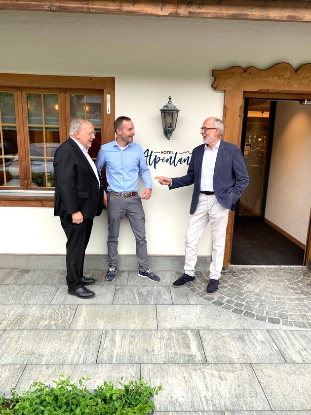 Hotel Alpenland Lauenen startet mit neuer Gastronomie-Welt in den Sommer