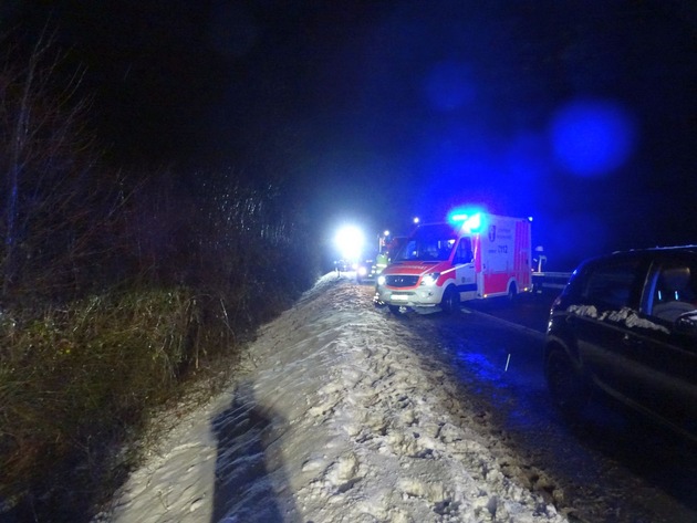 FW Sonsbeck: Verkehrsunfall zwischen PKW und LKW auf der A57