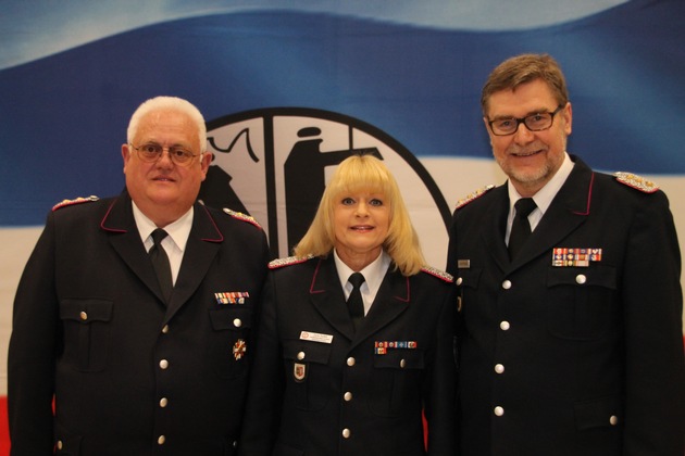 FW-LFVSH: Freiwillige Feuerwehren - ehrenamtlich und professionell
