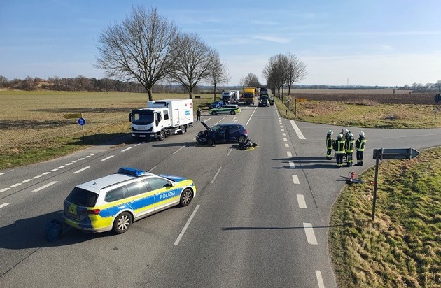 POL-STD: 38-jähriger Motorradfahrer bei Unfall in Buxtehude-Ketzendorf schwer verletzt