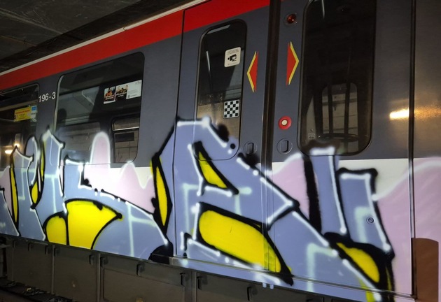 POL-SE: Norderstedt - Graffiti-Sprayer auf frischer Tat erwischt: zwei Täter festgenommen