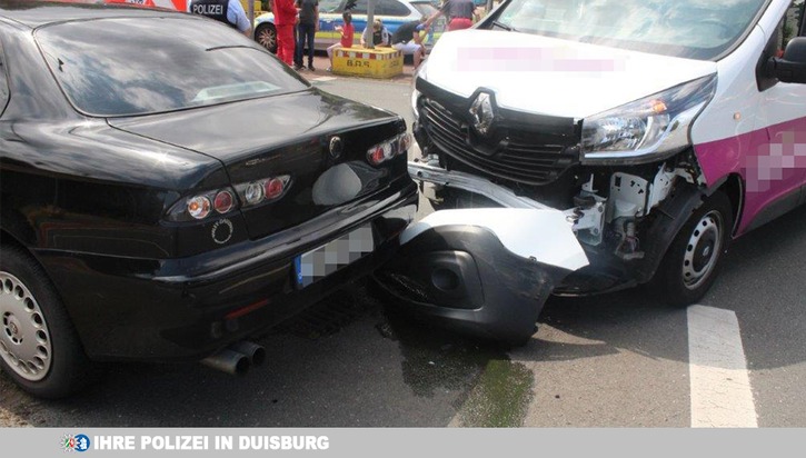 POL-DU: Hochfeld: Ablenkung am Steuer verursacht Verkehrsunfall
