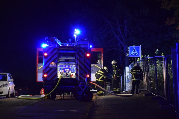 FW-MK: Brand in der ehemaligen Realschule am Bömberg