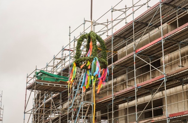 OTTO WULFF: Ein neues Kapitel für Kirchwerder: Innovative Stadtteilschule feiert Richtfest im Südosten Hamburgs