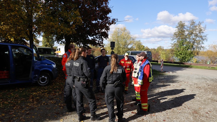 POL-HI: Drohnenpiloten von Polizei, DLRG, DRK und THW üben gemeinsam an Giftener Seenplatte