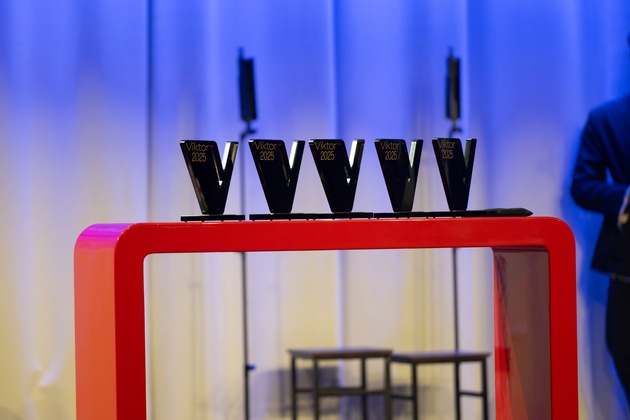 PINK CUBE Test Your Breast f&uuml;r Viktor Award 2025 nominiert