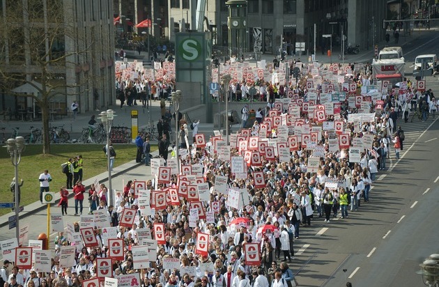 ABDA Bundesvgg. Dt. Apothekerverb&auml;nde: Apotheken-Protesttag: Zehntausende senden deutliches Signal an die Politik