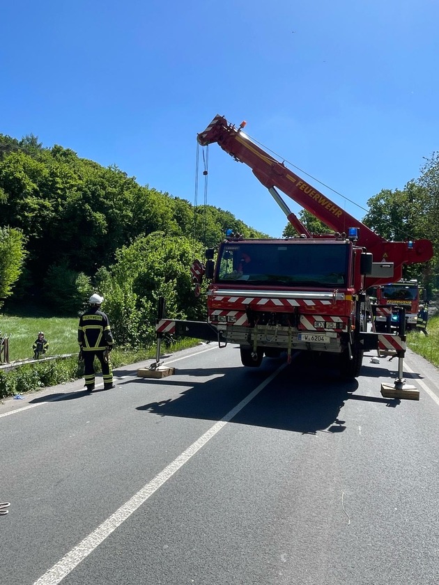 FW-EN: Schwerer Verkehrsunfall mit Linienbus - 10 Personen verletzt