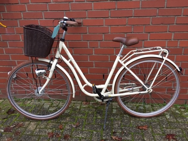 POL-NE: Ein Pedelec gestohlen, zwei Fahrräder sichergestellt - Wer kann Hinweise geben? (FOTO)