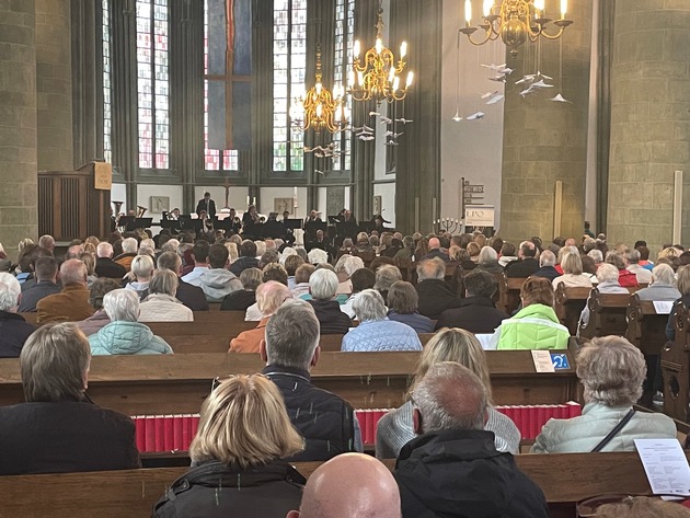 POL-HAM: Musizieren für den guten Zweck: Benefizkonzert des Landespolizeiorchesters NRW war ein voller Erfolg