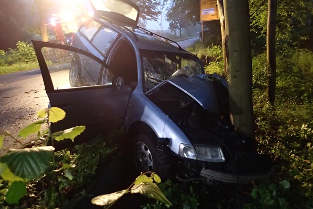 FW-PL: Schwerer Verkehrsunfall auf Bundesstraße 236 in Plettenberg