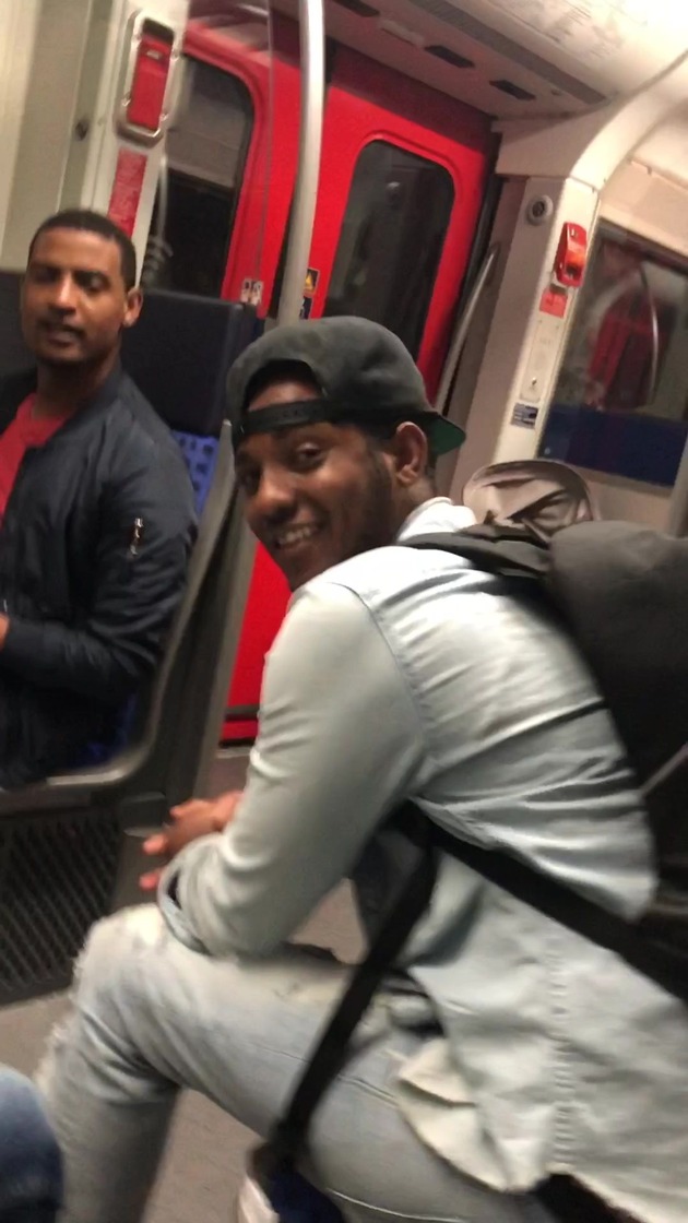 POL-F: 191205 - 1258 Frankfurt: Unbekannte versuchen Mann in S-Bahn auszurauben - Kriminalpolizei sucht Zeugen (FOTOS)