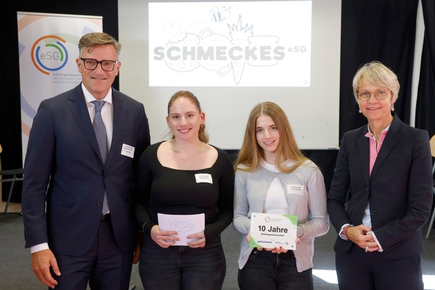 10 Jahre NRW-Kooperation für das Projekt Schülergenossenschaften / Schulministerin zeichnet Schülergenossenschaften aus