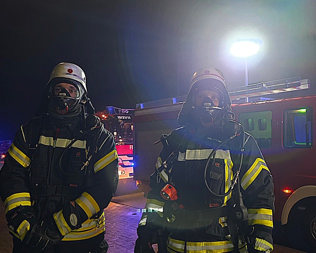 FW Celle: Kellerbrand in Mehrparteienhaus