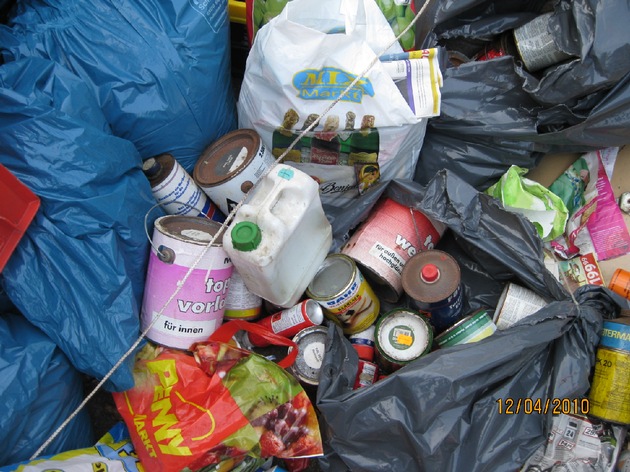 POL-SE: Uetersen - Müll unerlaubt abgeladen