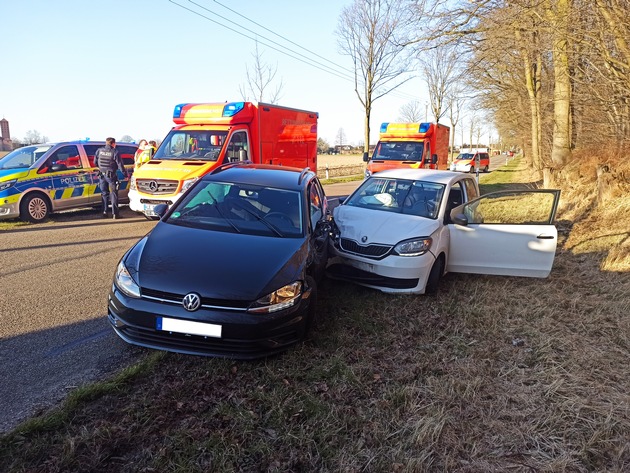 FW-KLE: Verkehrsunfall: eCall alarmiert Feuerwehr in Bedburg-Hau