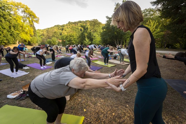 AOK-Yogaschule startet in Gardelegen: Expertin gibt Tipps und zeigt Übungen