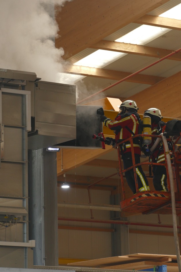 FW Stockach: Brand einer Absauganlage in einem holzverarbeitenden Betrieb