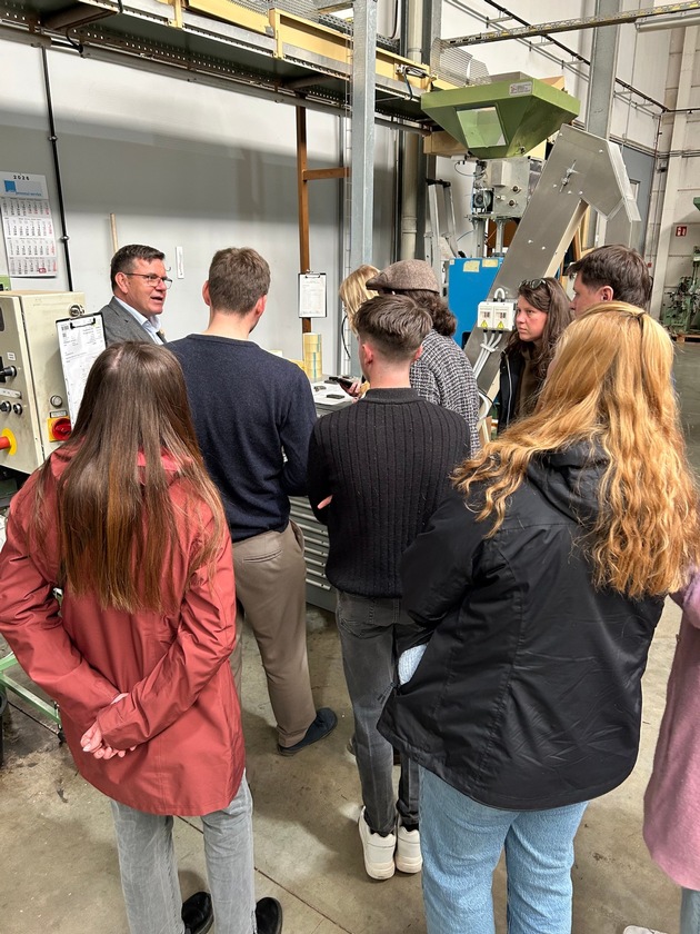 Pressemitteilung: Branchennachwuchs entdeckt den Kork-Kosmos