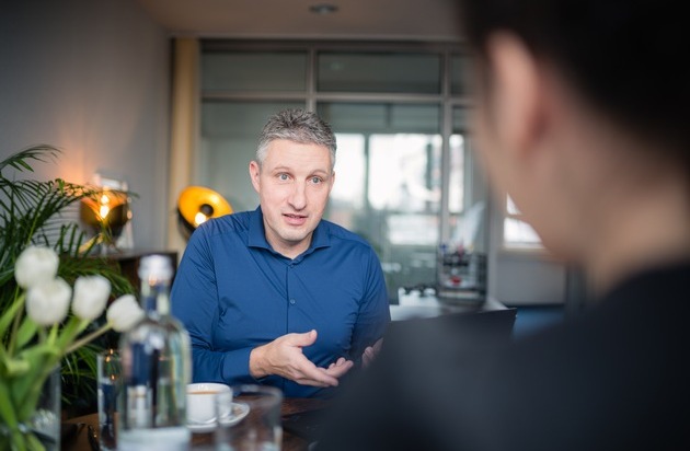 Wenn der Unternehmer ausfällt: Volker Sameske erklärt, warum Krisenfestigkeit auch privat beginnt – und was Notfallkoffer, Vollmachten & Co. mit der Zukunft des Unternehmens zu tun haben