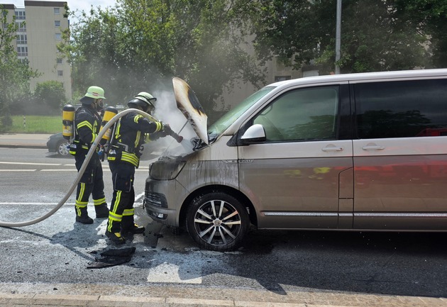 FW Celle: Pkw-Brand in der Altenceller Schneede