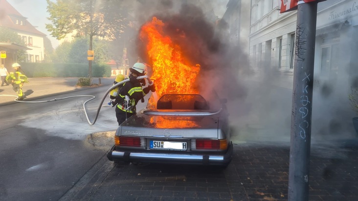 FW Hennef: Wertvoller Mercedes Oldtimer verbrannt
