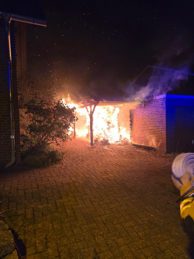 POL-NI: Stadthagen - Brand eines Carports