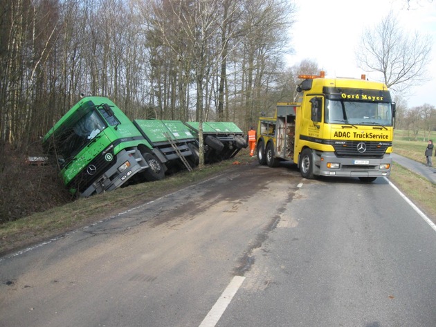 POL-WL: Lkw kommt von Straße ab