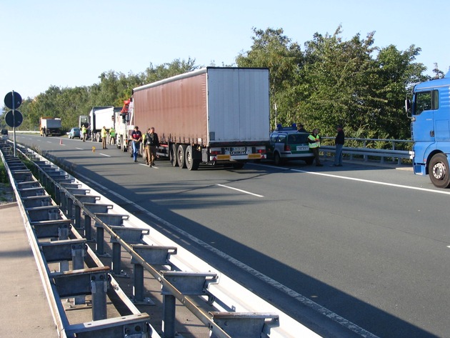 POL-STH: (ber) Schwerlast - Verkehrskontrolle auf der B 65