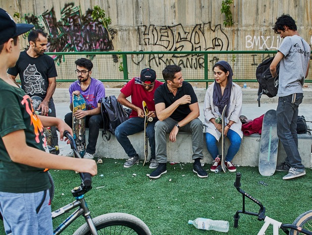 MashDonald&apos;s und Skateboarderinnen mit Hidschab - Stefan Gödde reist für &quot;Galileo Spezial&quot; durch den Iran