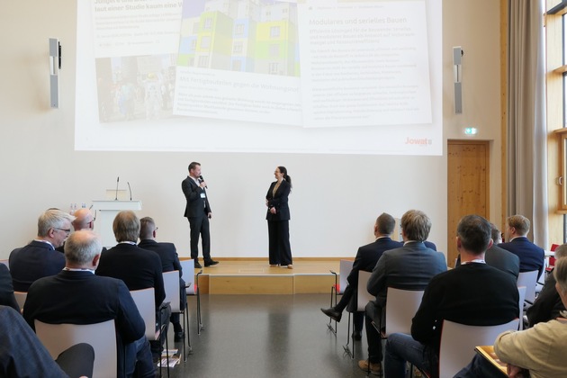 Pressemitteilung: Jowat Forum &ndash; Kleben &amp; Bauen trifft den Nerv der Zeit