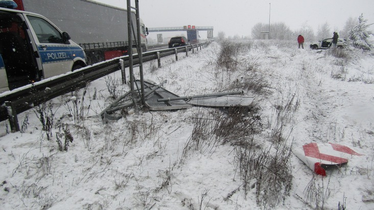 POL-PDKL: A63/Kaiserslautern, In die Böschung gerutscht