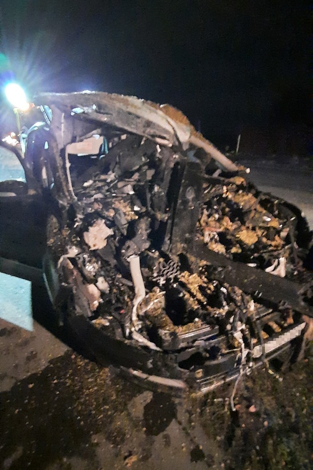 POL-AUR: Südbrookmerland/Victorbur - Autofahrer bei Verkehrsunfall mit Ackerschlepper schwer verletzt