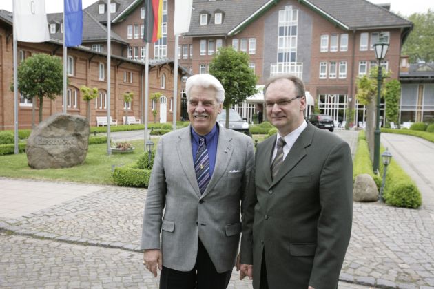 Auf Einladung von Wirtschaftsminister Haseloff:
Raumfahrtwissenschaftler und NASA-Manager von Puttkamer zu Besuch in Sachsen-Anhalt
