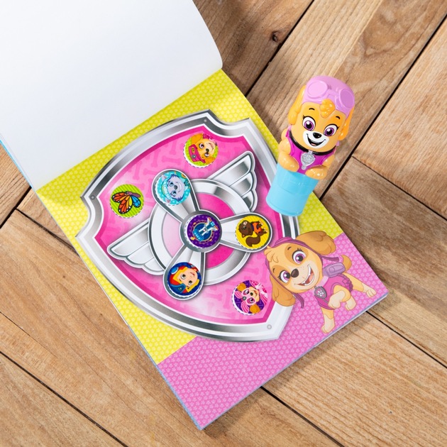 Pressemeldung Spin Master | Stickerspa&szlig; f&uuml;r die Ferien mit der PAW Patrol