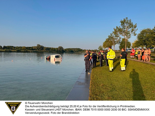 FW-M: Fahrzeug fährt in See (Riem)