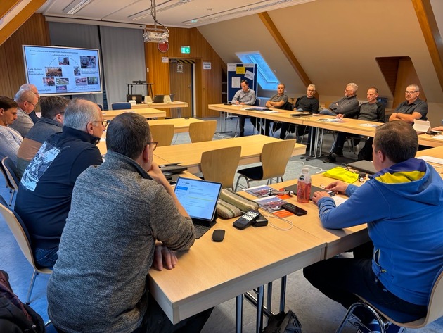 FW-EN: Klausurtagung an der Mosel - Leitungen der Feuerwehren, Kreisbrandmeister und Präsidium des Kreisfeuerwehrverbandes EN stimmten sich ab