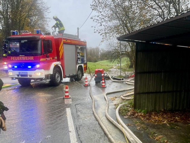 FW-EN: Hohes Einsatzaufkommen - Feuerwehr schützt Wohnhaus vor Wasser