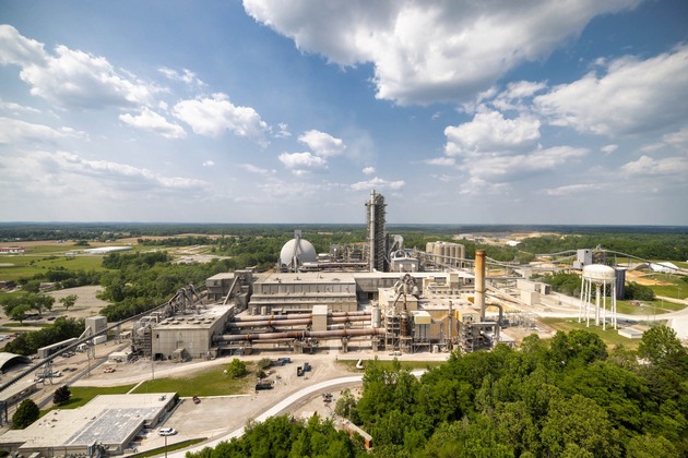 Deutlich niedrigere CO2-Emissionen und signifikant höhere lokale Produktion: Heidelberg Materials weiht hochmodernes Zementwerk in Mitchell, Indiana, USA ein