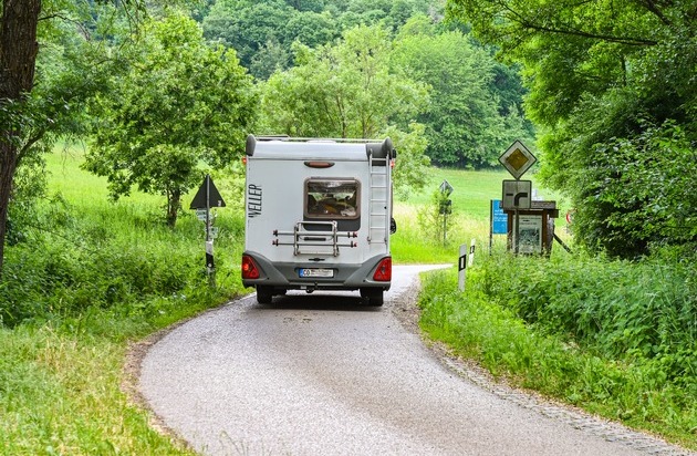 HUK-COBURG: Freiheit pur: Urlaub mit dem Wohnmobil