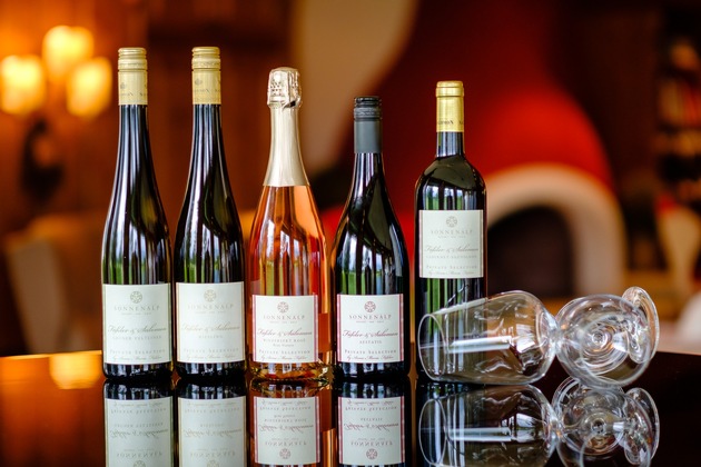 «Sonnenalp» feiert 10 Jahre «Fässler &amp; Salomon – Private Selection by Dr. Anna-Maria Fässler» und wagt mit eigenem Weinberg einen Blick in die Zukunft