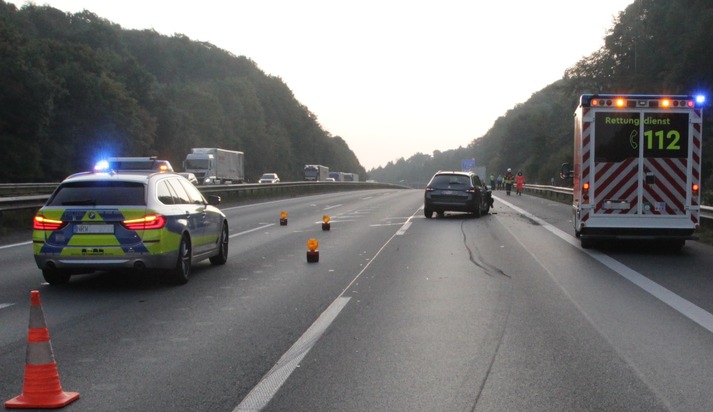 POL-BI: Autobahnunfall am Bielefelder Berg - Transporter fährt weiter