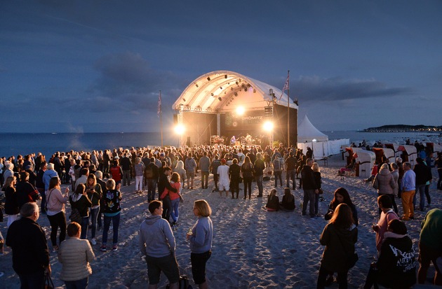 Sonne, Strand &amp; Sterne 2023 / Musik-Beachfestival für die ganze Familie mit JULI, Michael Schulte und Heavysaurus vom 7. - 9. Juli am Strand von Grömitz