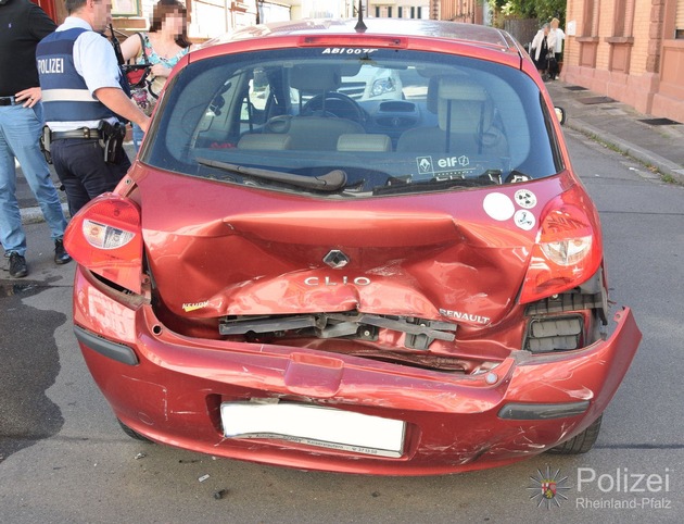 POL-PPWP: Unfall mit hohem Sachschaden in der Bismarckstraße