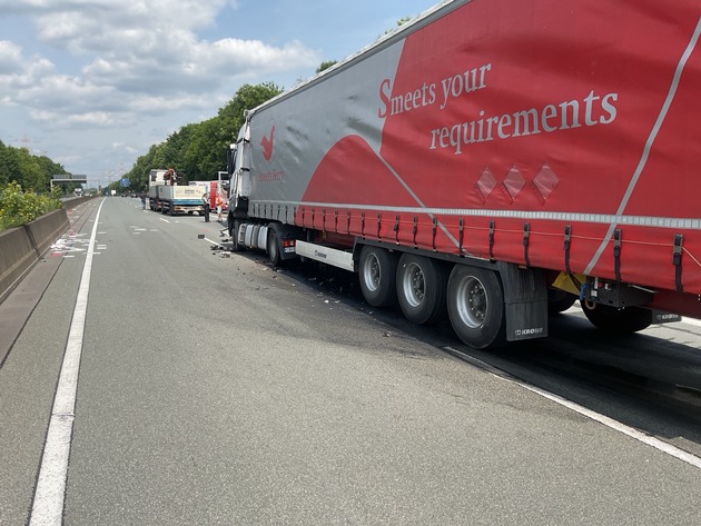 FW-DO: Verkehrsunfall zwischen drei LKW auf der A45 Fahrtrichtung Oberhausen