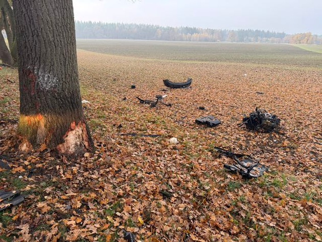 POL-ROW: ++ Schwerer Verkehrsunfall bei Süderwalsede: 27-jähriger Fahrer schwer verletzt ++ Unfallflucht in der Cohngasse: Polizei sucht Zeugen ++