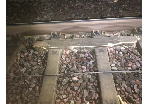 BPOL-H: Zeugenaufruf: Mehrere Züge durch Bewurf beschädigt