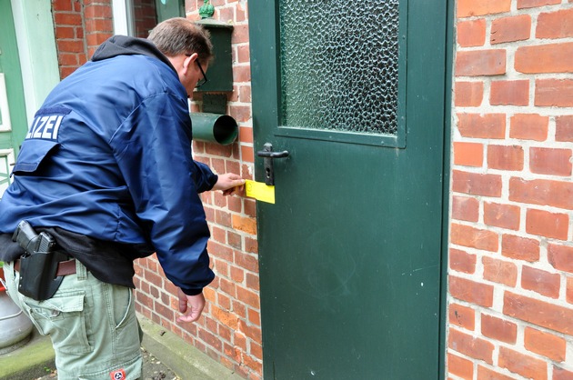 POL-WL: Gemeinsame Pressemitteilung der Staatsanwaltschaft Lüneburg und der Polizeiinspektion Harburg: Schneller Ermittlungserfolg der Mordkommission - Haftbefehl wegen Mordes erlassen