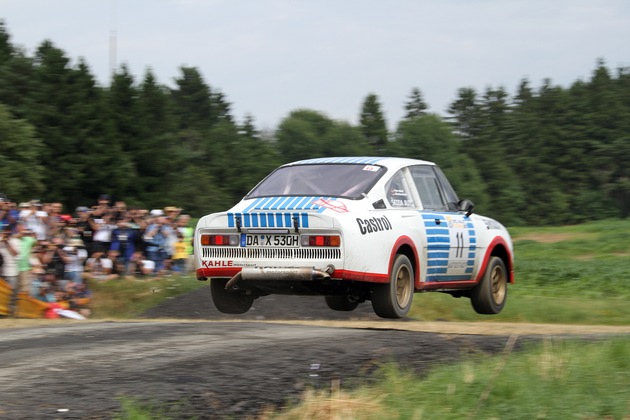 SKODA startet mit legendärem 130 RS und Champion Kahle beim Eifel Rallye Festival (FOTO)